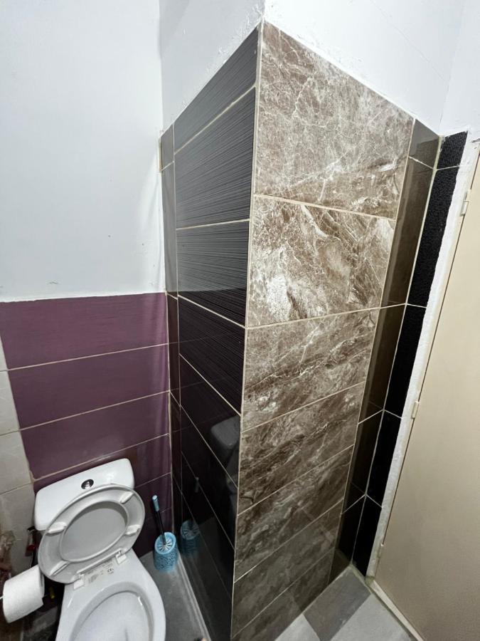 Ngm . Home Pireu Exterior foto